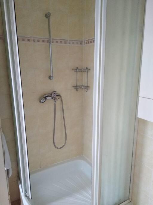 Appartement Authentic, Traditional Airbnb In !