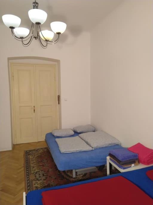 Authentic, Traditional Airbnb In ! Appartement Praag