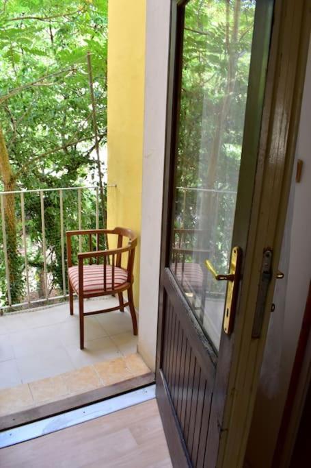 Authentic, Traditional Airbnb In ! Praag